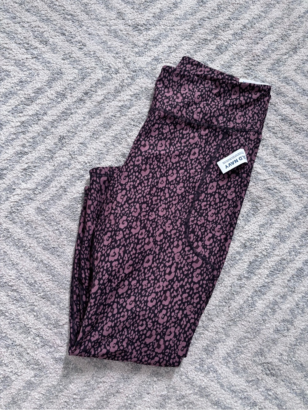 Old Navy Women’s Brown and Black Leopard Print Leggings